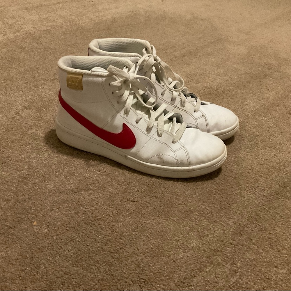 Women’s Nike Court Royale 2 Mid Sneakers